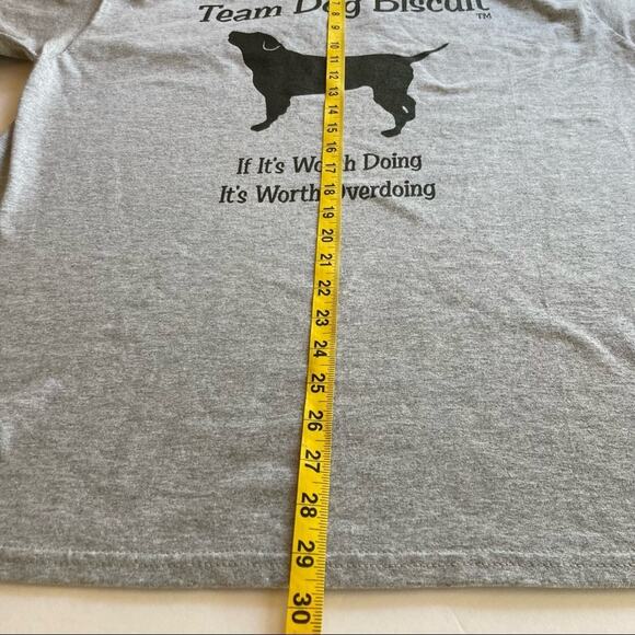 🆕 Team Dog Biscuit Black Labrador Gray Tee Shirt NWOT - Picture 3 of 8